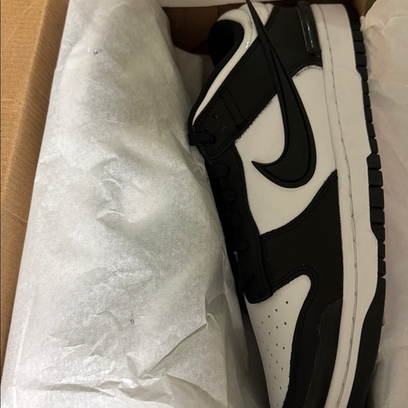 Nike Panda dunk low twist size 10.5 M/ 12w - Picture 4 of 4